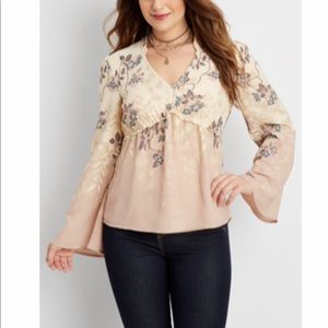 Chiffon blouse with flare sleeves in floral print